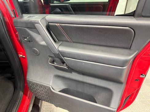 Used 2010 Nissan Titan XE AWD/4WD image 15