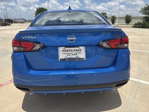 Used 2024 Nissan Versa SR FWD image 8