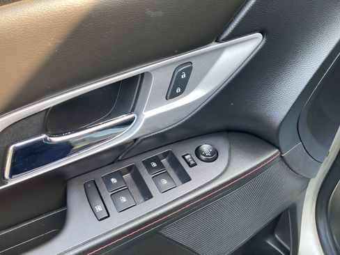 Used 2015 GMC Terrain SLE image 16