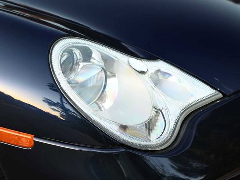 Used 2003 Porsche 911 Carrera 4S image 8