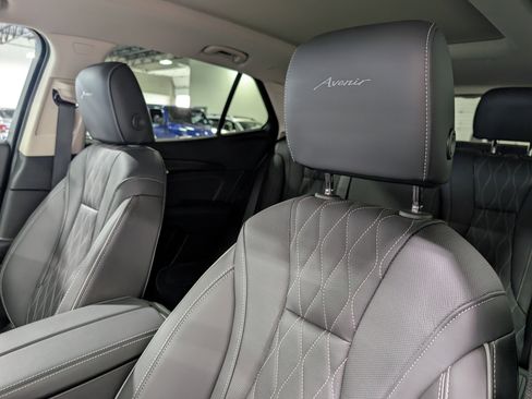 Used 2023 Buick Envision Avenir image 11