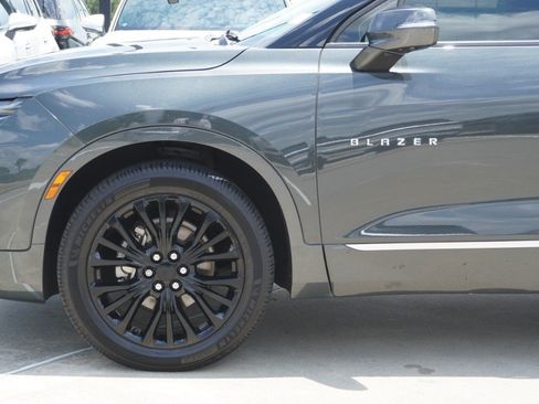 Used 2020 Chevrolet Blazer Premier w/ Driver Confidence II Package FWD image 10