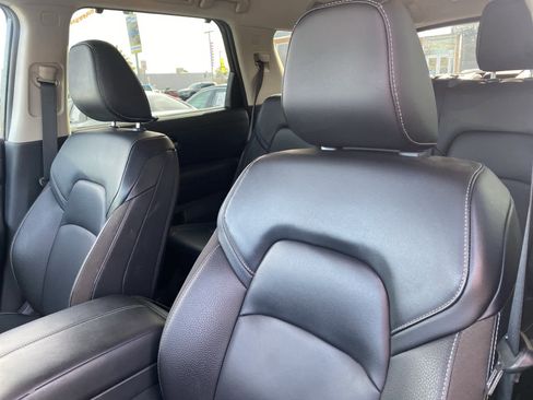 Used 2024 Nissan Pathfinder SL image 29