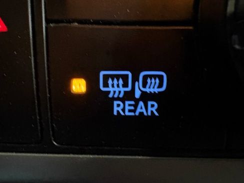 Certified 2019 Toyota Highlander XLE AWD/4WD image 16