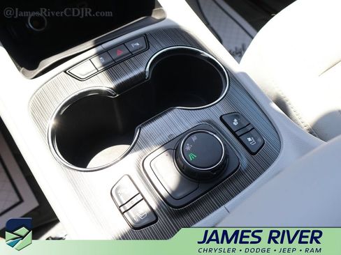 Used 2020 GMC Acadia SLT w/ Driver Alert Package II FWD image 38