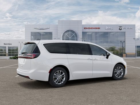 New 2027 Chrysler Pacifica Select AWD/4WD image 30