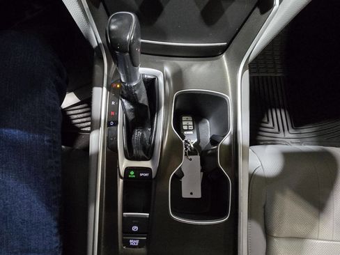 Used 2018 Honda Accord Touring image 40