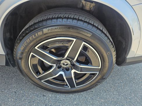 Used 2023 Mercedes-Benz GLC 300 4MATIC image 17