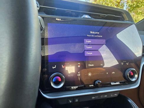 Used 2023 Lexus RZ 450e Premium image 29