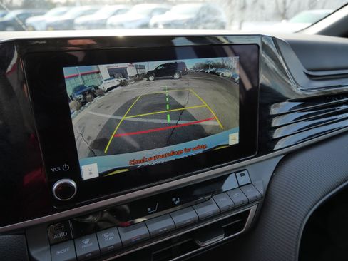 Certified 2025 Toyota Camry SE image 33