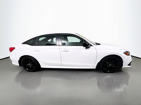 Used 2023 Honda Civic Sport image 3