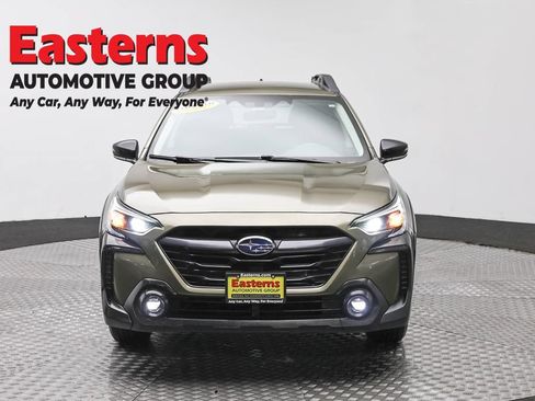 Used 2024 Subaru Outback Premium AWD/4WD image 2