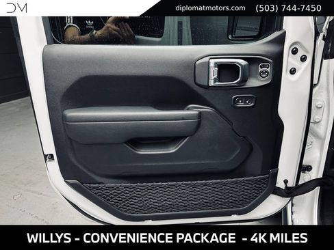 Used 2024 Jeep Wrangler Unlimited AWD/4WD image 25