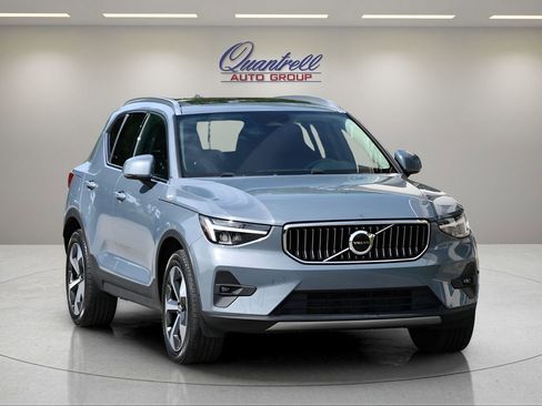 Certified 2023 Volvo XC40 B5 Plus w/ Protection Package Premier AWD/4WD image 2