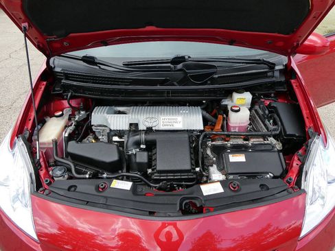 Used 2015 Toyota Prius Four FWD image 34