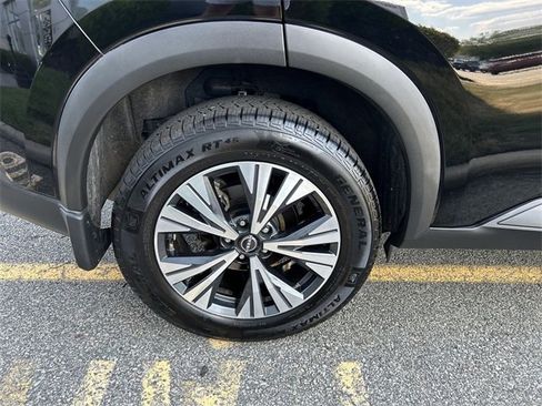 Certified 2022 Nissan Rogue SV w/ SV Premium Package image 12