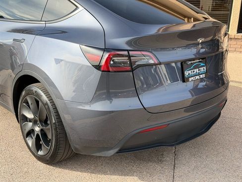 Used 2020 Tesla Model Y Long Range image 14