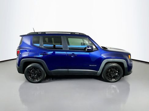 Used 2019 Jeep Renegade Altitude w/ UConnect 8.4 Nav Group FWD image 8