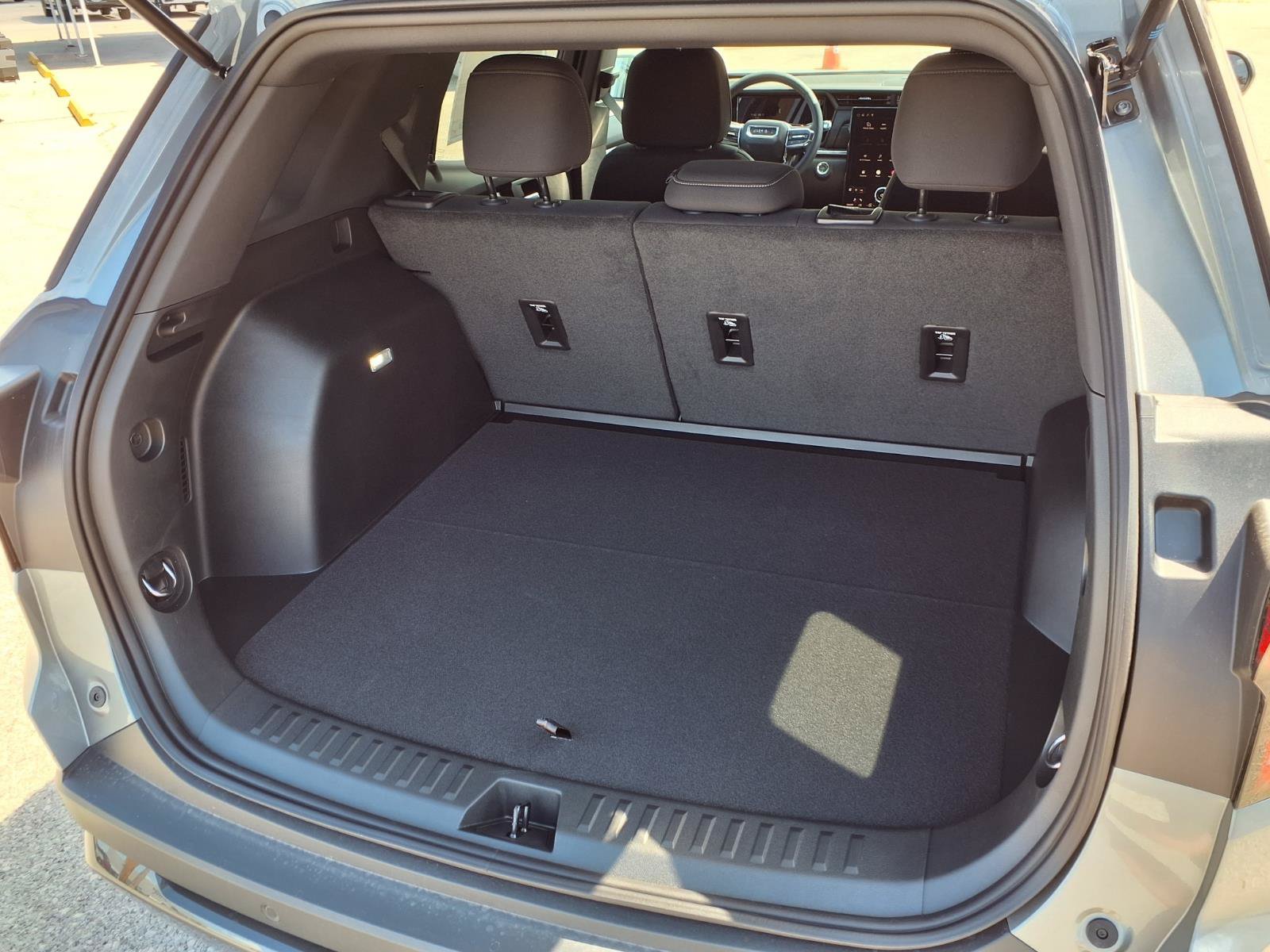 New 2027 GMC Terrain Elevation FWD image 17