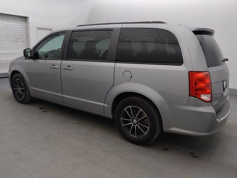 Used 2019 Dodge Grand Caravan GT FWD image 3