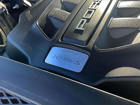 Used 2017 Porsche Macan S image 32