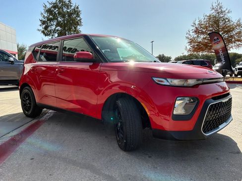 Used 2020 Kia Soul LX FWD image 4