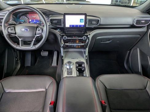 Certified 2023 Ford Explorer ST-Line w/ Class IV Trailer Tow Package image 12