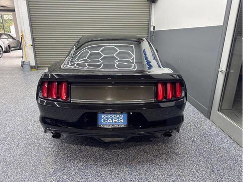 Used 2016 Ford Mustang Coupe RWD image 4