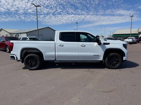 Used 2022 GMC Sierra 1500 Elevation w/ LPO, Elevation Black Package AWD/4WD image 24