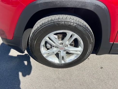 Used 2023 GMC Terrain SLE w/ Driver Convenience Package image 13