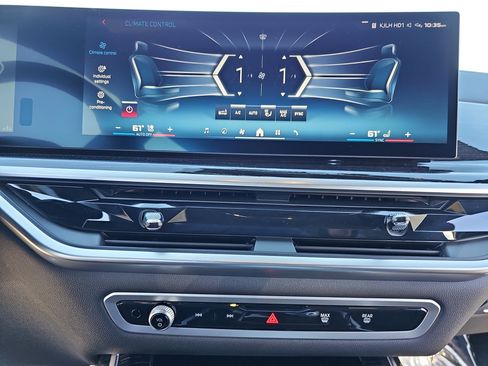 Used 2025 BMW X7 M60i image 26