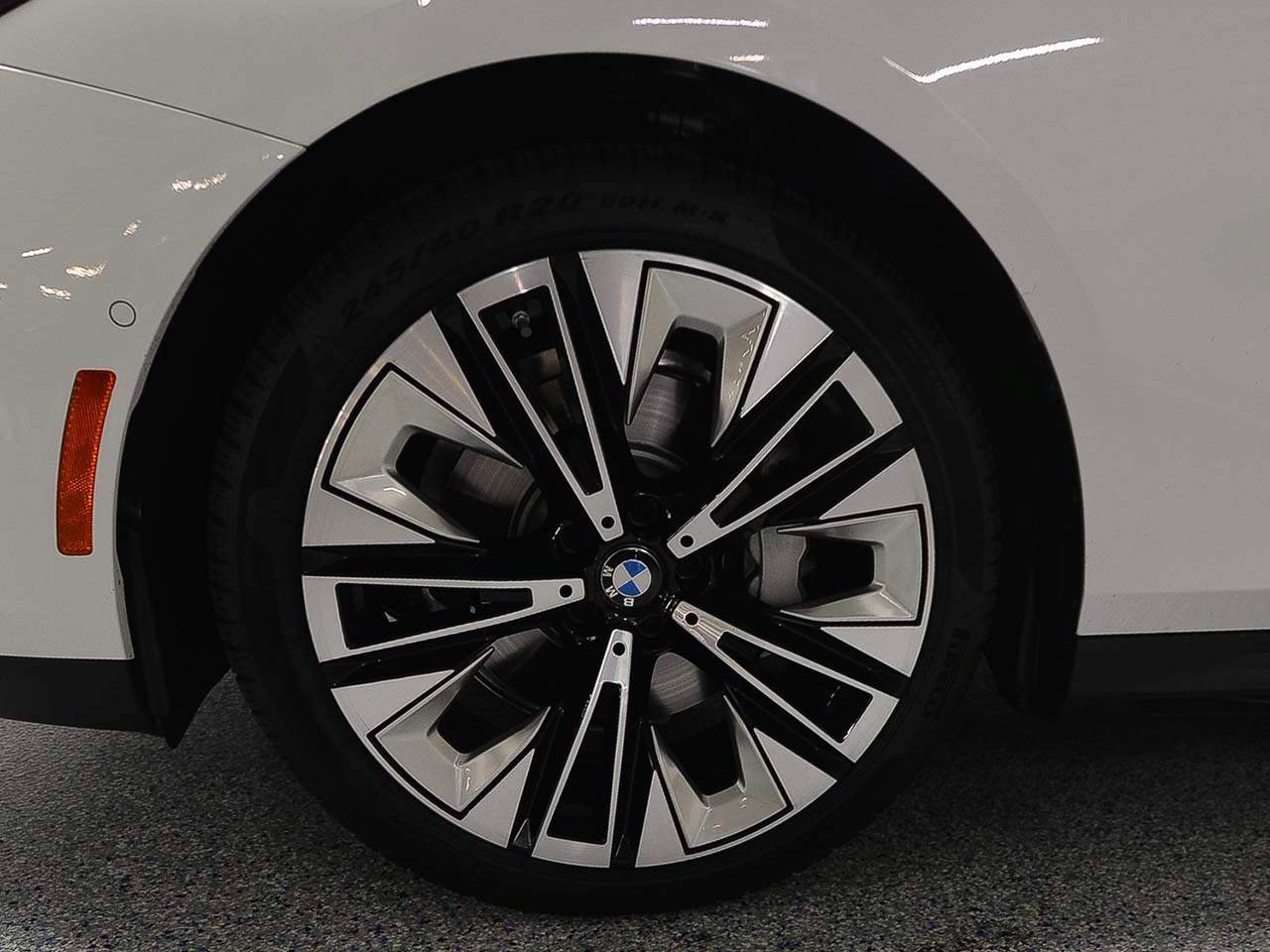 Used 2026 BMW 530i w/ Premium Package RWD image 5
