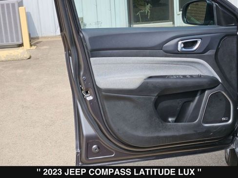 Used 2023 Jeep Compass Latitude w/ Sun and Sound Group AWD/4WD image 14