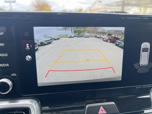 Certified 2022 Kia Sorento SX image 53