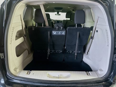 Used 2019 Chrysler Pacifica LX w/ Tire & Wheel Group FWD image 29