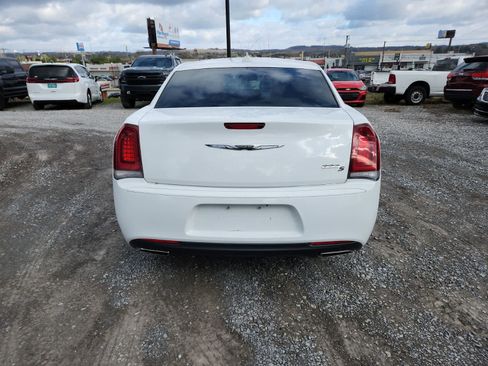 Used 2019 Chrysler 300 S image 4