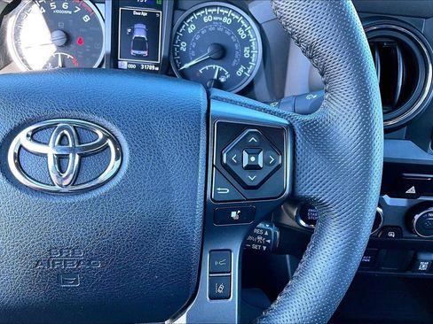 Certified 2023 Toyota Tacoma TRD Off-Road image 19