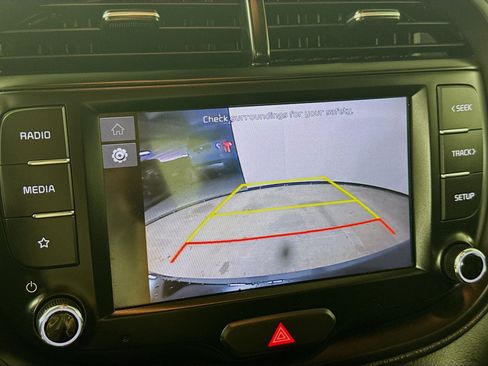 Used 2023 Kia Soul LX w/ LX Technology Package FWD image 14