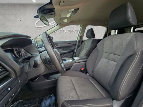 Used 2025 Nissan Rogue SV FWD image 19