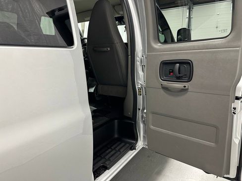 Used 2025 Chevrolet Express 3500 LT w/ LT Preferred Equipment Group image 35