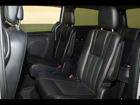 Used 2019 Dodge Grand Caravan GT image 21