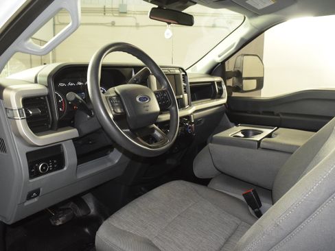 Used 2024 Ford F350 XL w/ XL Chrome Package image 2