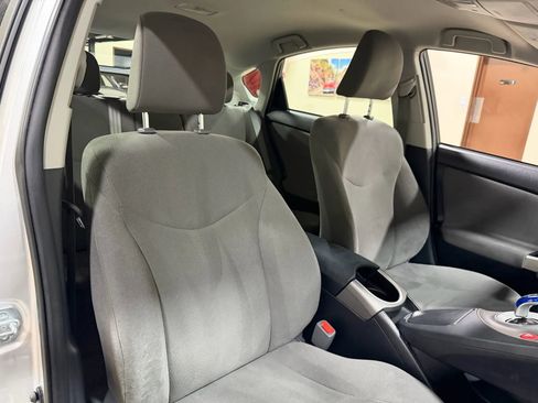 Used 2014 Toyota Prius Two image 38