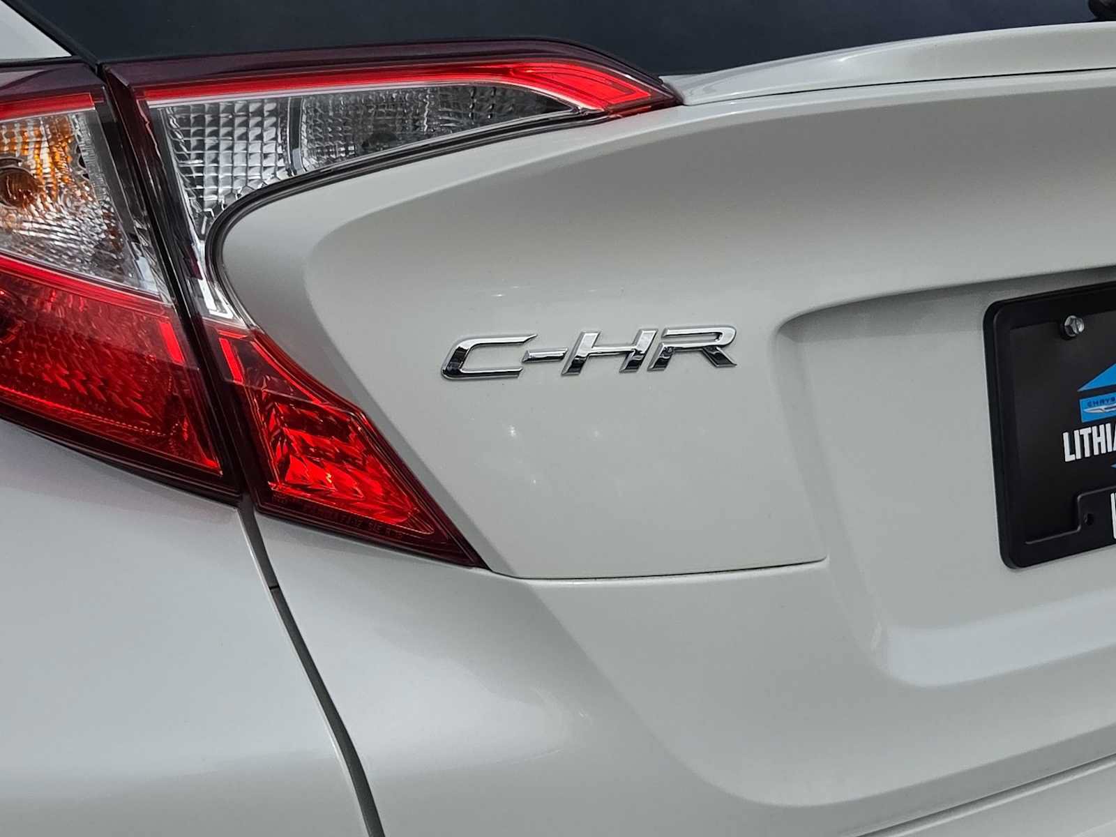 Used 2018 Toyota C-HR XLE FWD image 15