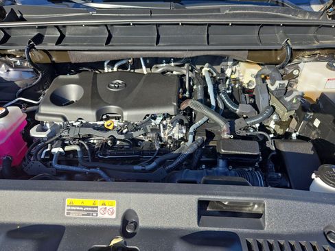 Used 2023 Toyota Highlander XLE FWD image 33