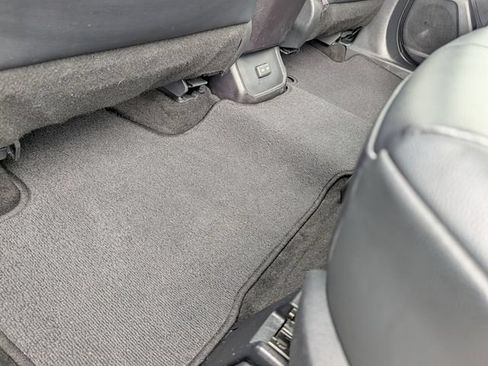 Used 2023 Toyota Highlander XLE FWD image 19