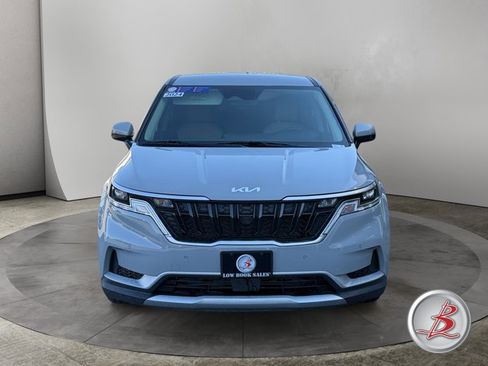 Used 2024 Kia Carnival EX FWD image 2
