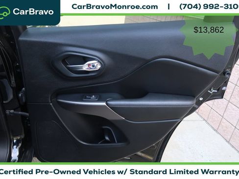 Used 2019 Jeep Cherokee Limited AWD/4WD image 36