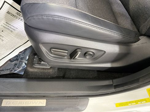 Used 2023 Toyota Crown XLE image 11