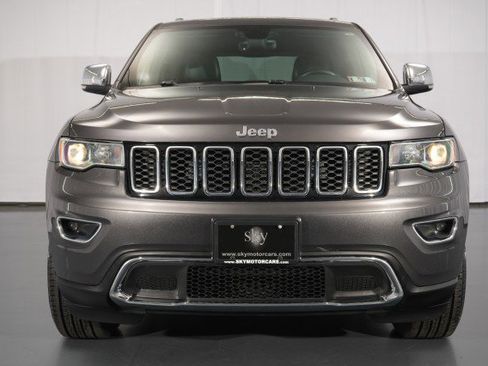 Used 2018 Jeep Grand Cherokee Limited AWD/4WD image 5